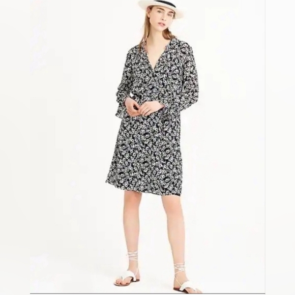J. Crew Dresses & Skirts - J.crew Mercantile S floral black and white print fully lined